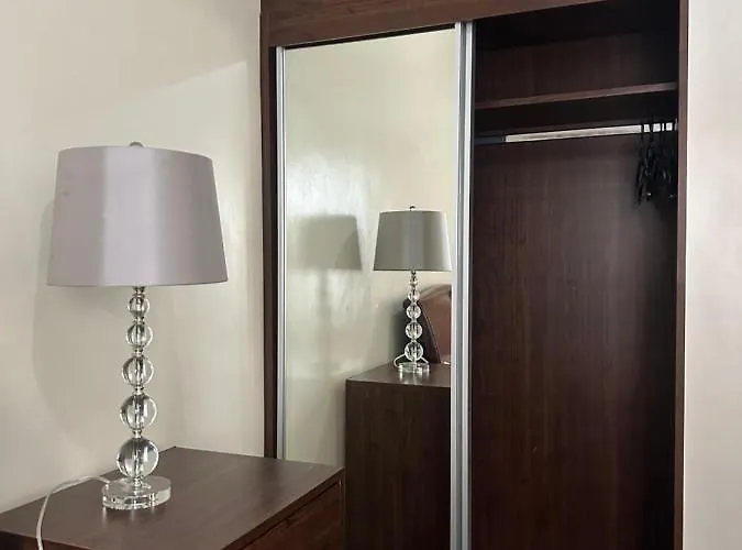 Luxury Suite Next To Shangrila And Westin Hotels Manila