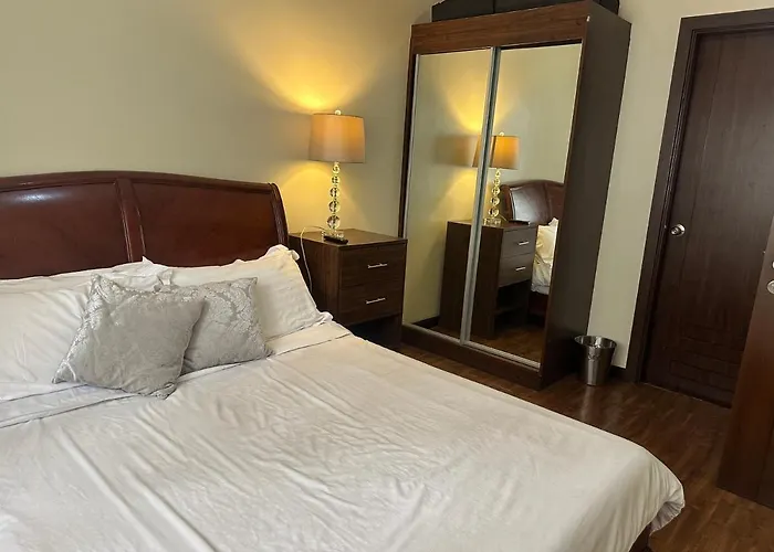 Luxury Suite Next To Shangrila And Westin Hotels Apartment Manila