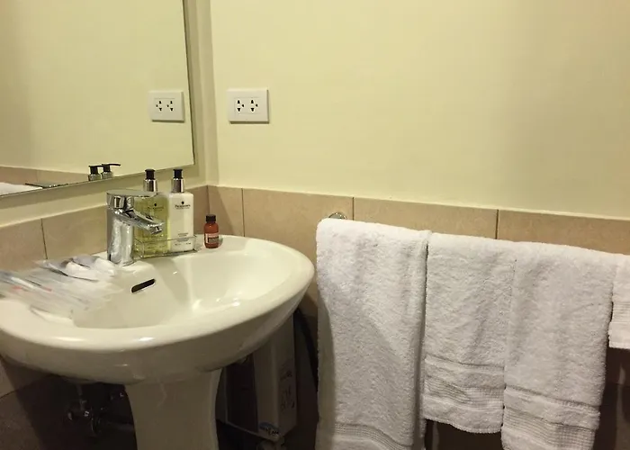 Luxury Suite Next To Shangrila And Westin Hotels Apartment Manila